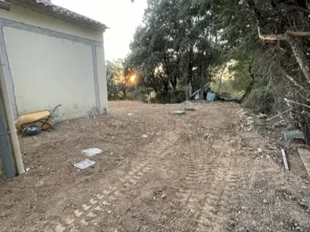 Chaînages, drainage et finitions, chantier 28, réalisation antérieure du dirigeant